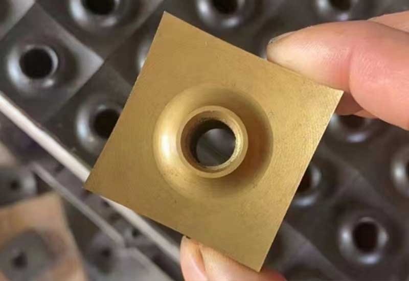 Cutting blades for single shaft shredder